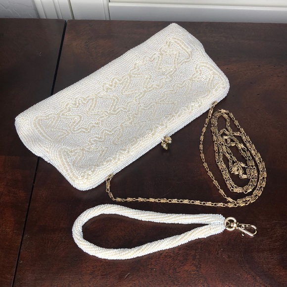 White Seed Bead Bag with Key Chain - Picture 7 of 16